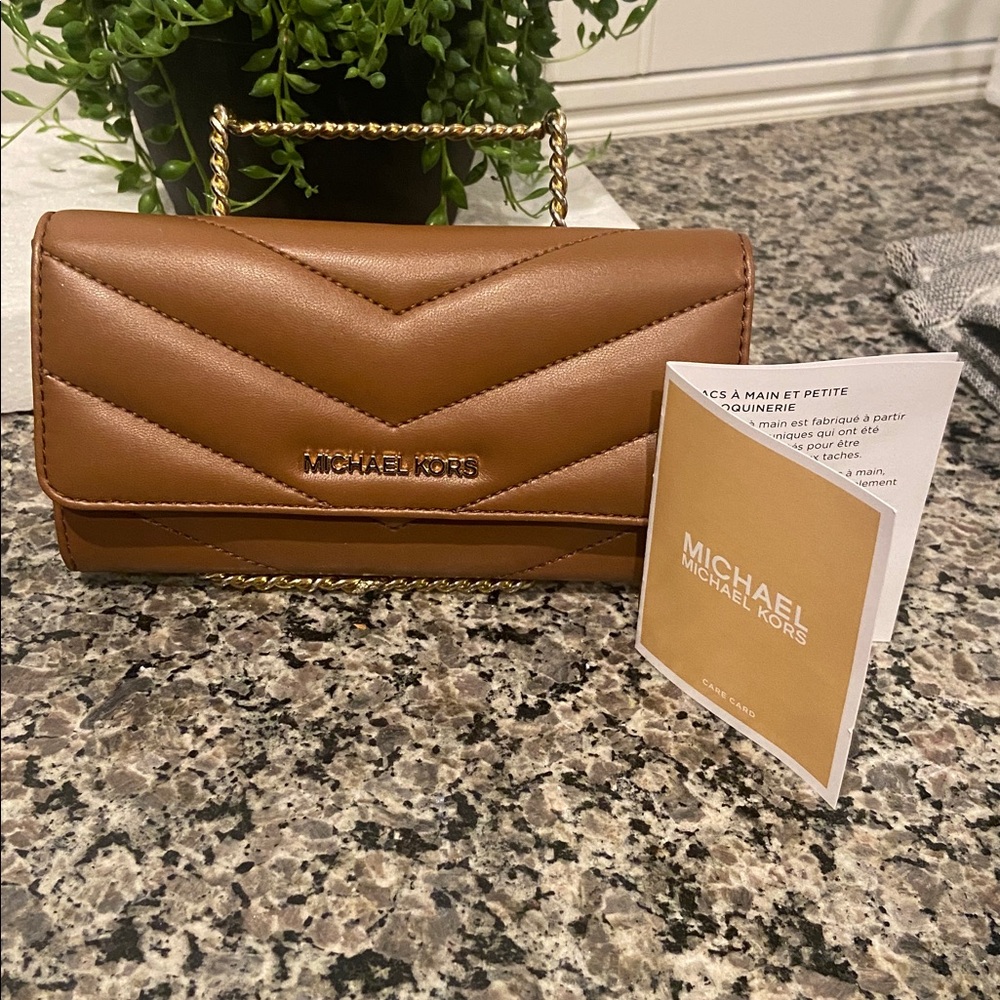 Michael Kors NWOT Chevron Wallet
